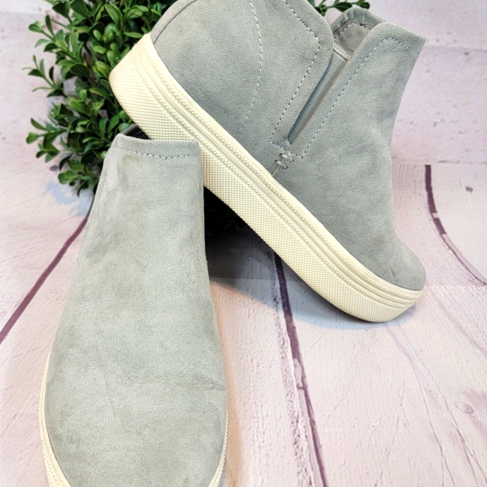 DV Dolce Vita platform bootie 7.5